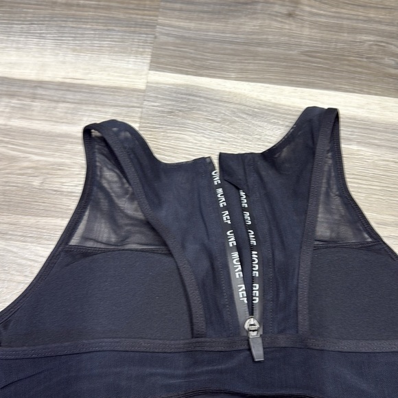 Black Mesh Sports Bra size large - Picture 8 of 8